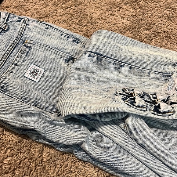 Acid Wash Vintage Jeans w/bows - Picture 1 of 5